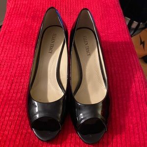 Ellen Tracy open toe black patent leather heels sz 8